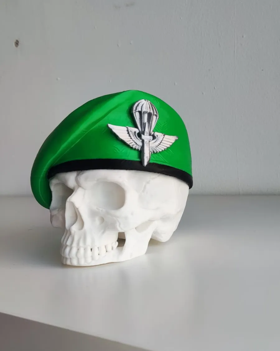Calavera con boina verde, impreso en 3D por iPrintex — foto 2 de 8