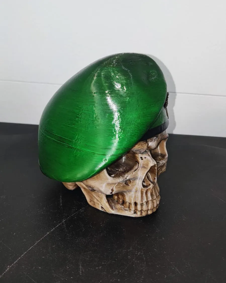 Calavera con boina verde, impreso en 3D por iPrintex — foto 6 de 8