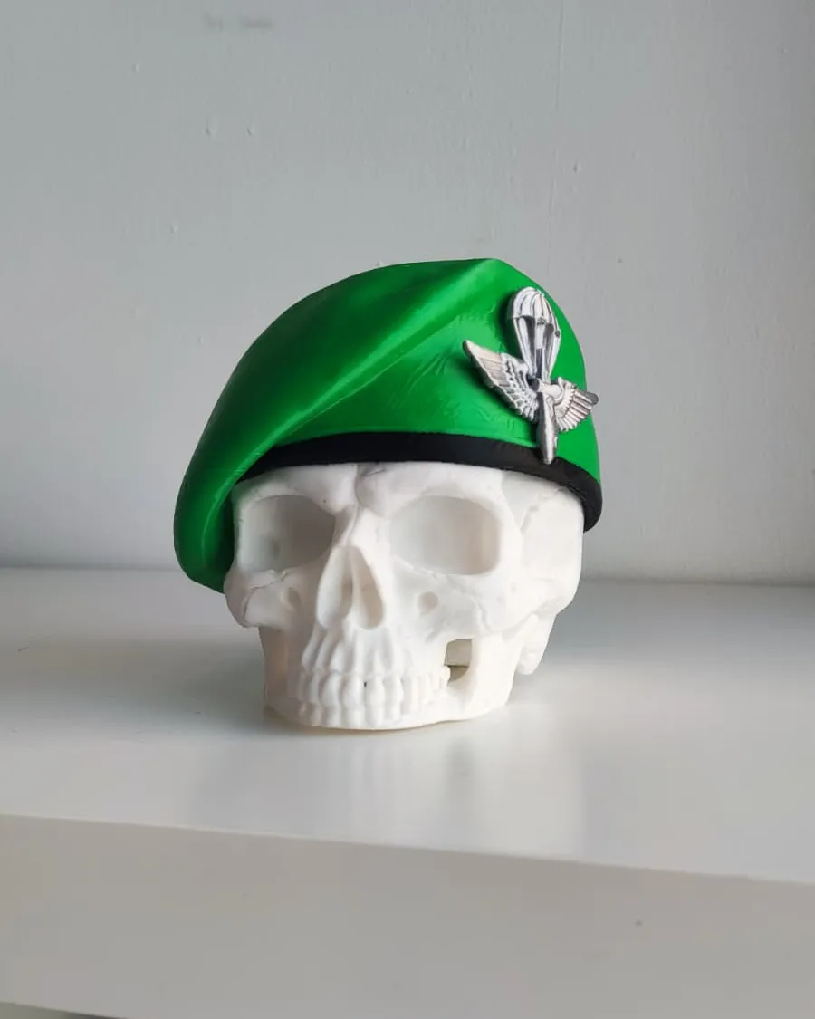 Calavera con boina verde, impreso en 3D por iPrintex — foto 7 de 8
