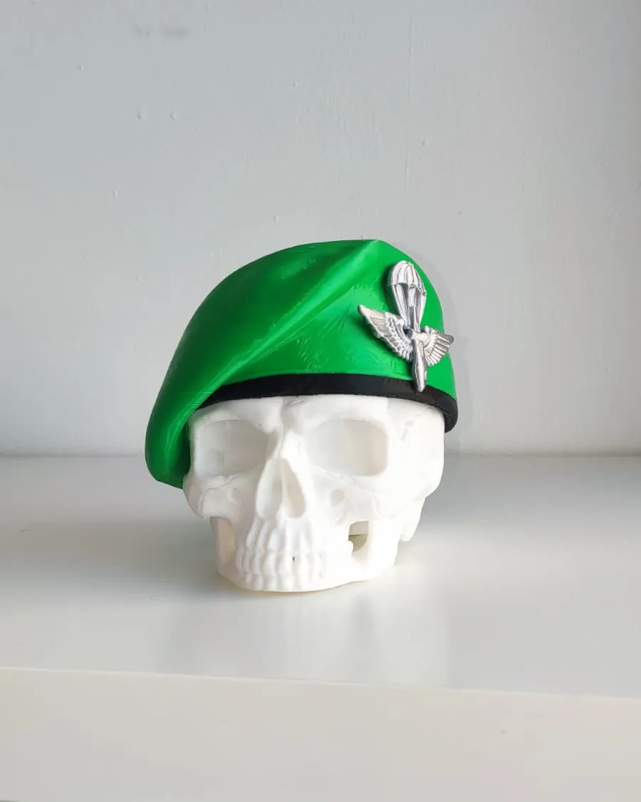 Calavera con boina verde, impreso en 3D por iPrintex — foto 8 de 8