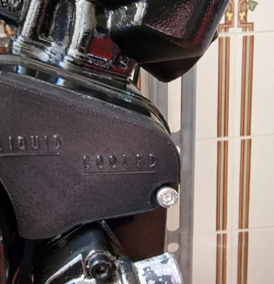 Tapa de motor "Liquid Cooled", impreso en 3D por iPrintex — foto 1 de 2